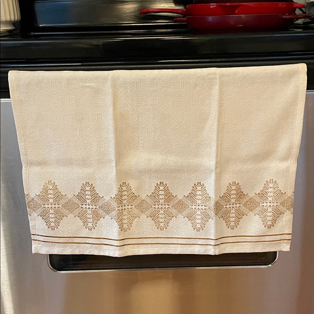 Elegant Anthropologie Cream and Gold Patterned Kitchen Towel